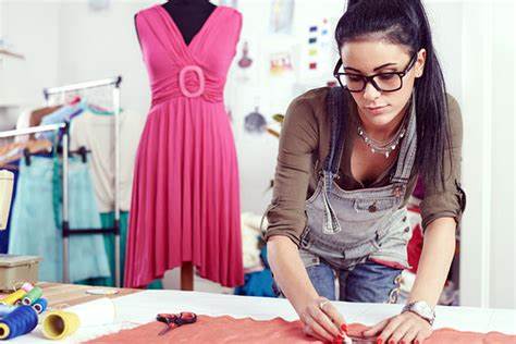 DIPLOMA IN FASHION DESIGNER